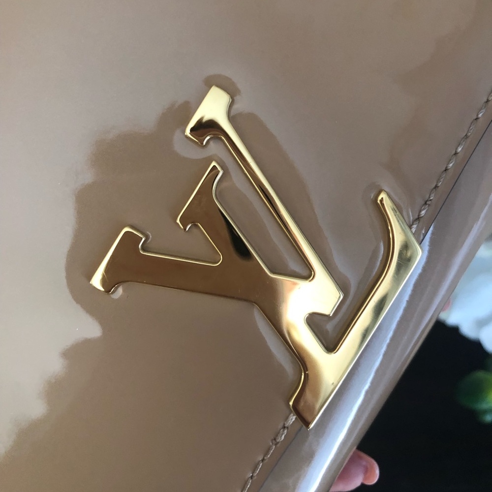 LV additional photos